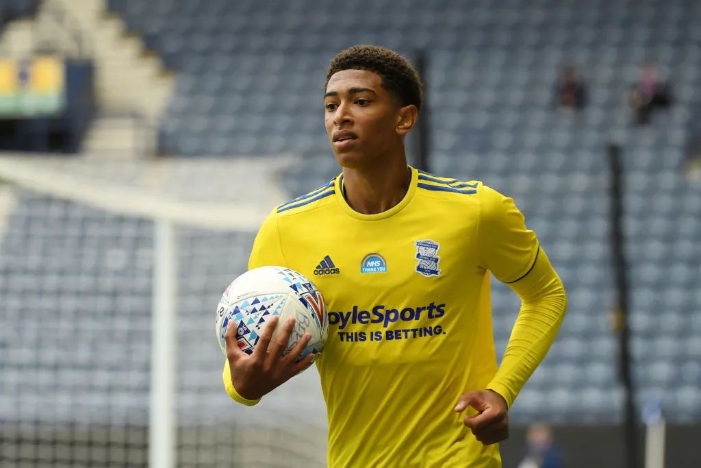 半场：海港1-0英博，加布里埃尔破门+进球被吹，莱昂纳多助攻