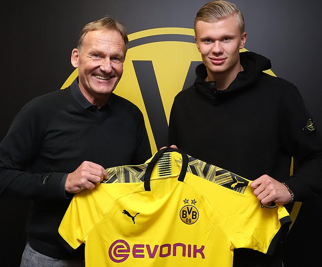 德科：冬窗很难引进适合巴萨的球员，球队现在状态良好