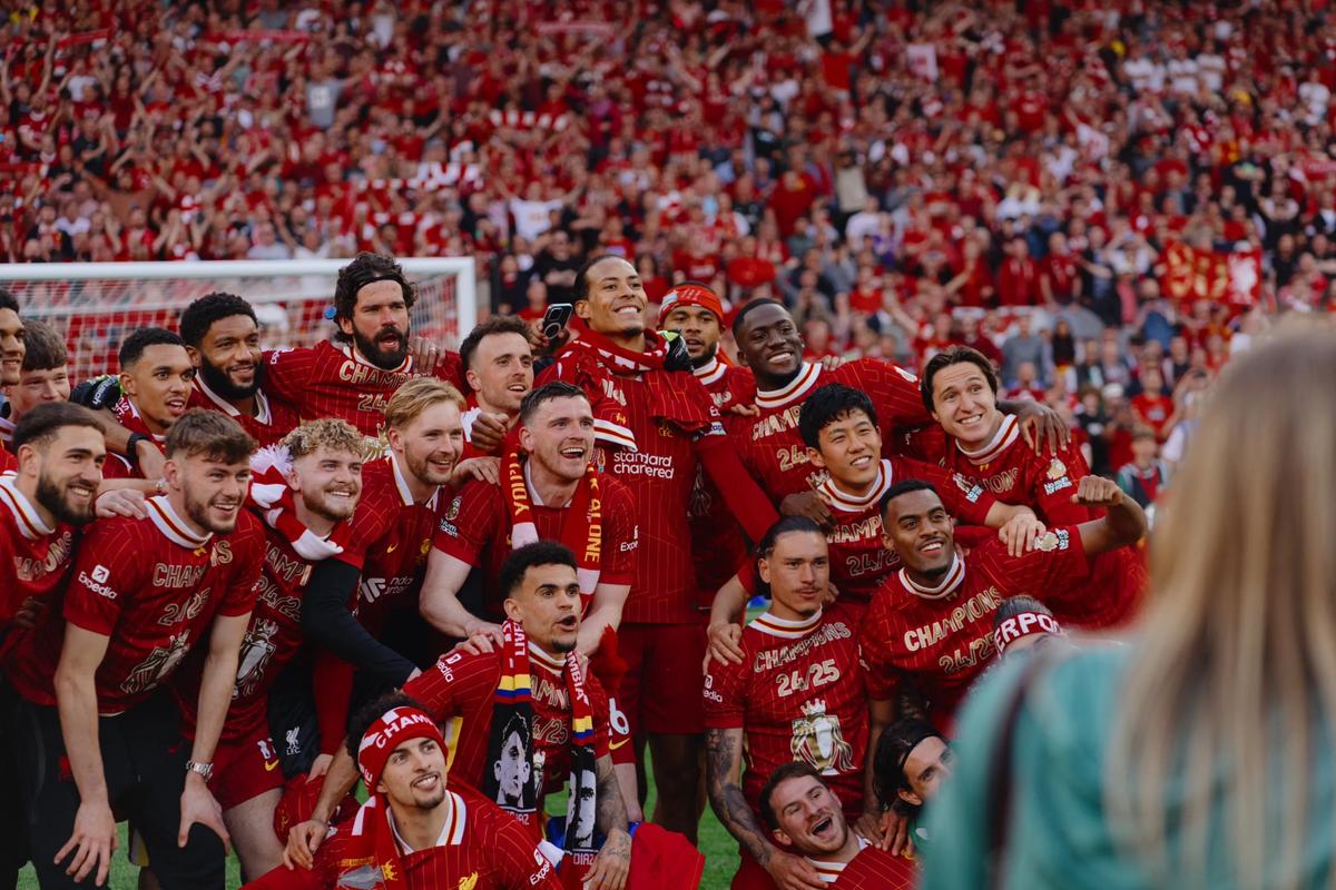 泪目，若塔遗孀被邀请到葡萄牙超级杯现场，全场球迷起立致意