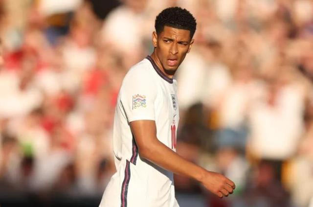 1-1！曼联又栽了：阿莫林打倒数第3连换4防守球员 5轮1胜跌至第8