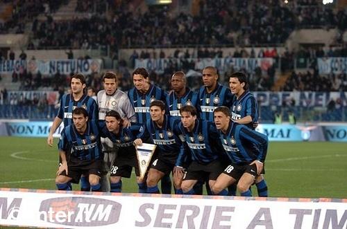 杜兰特篮下强打稳定胜局